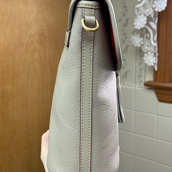 Large Light Taupe Florentine Dottie - Picture 5 of 11